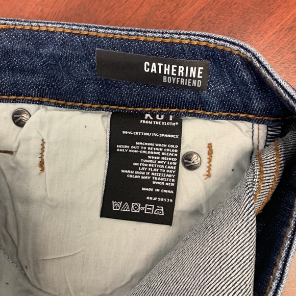 KUT Catherine Boyfriend Jeans - Picture 8 of 8
